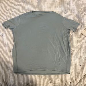 Lululemon Back in Action Tee - size 4 - light blue